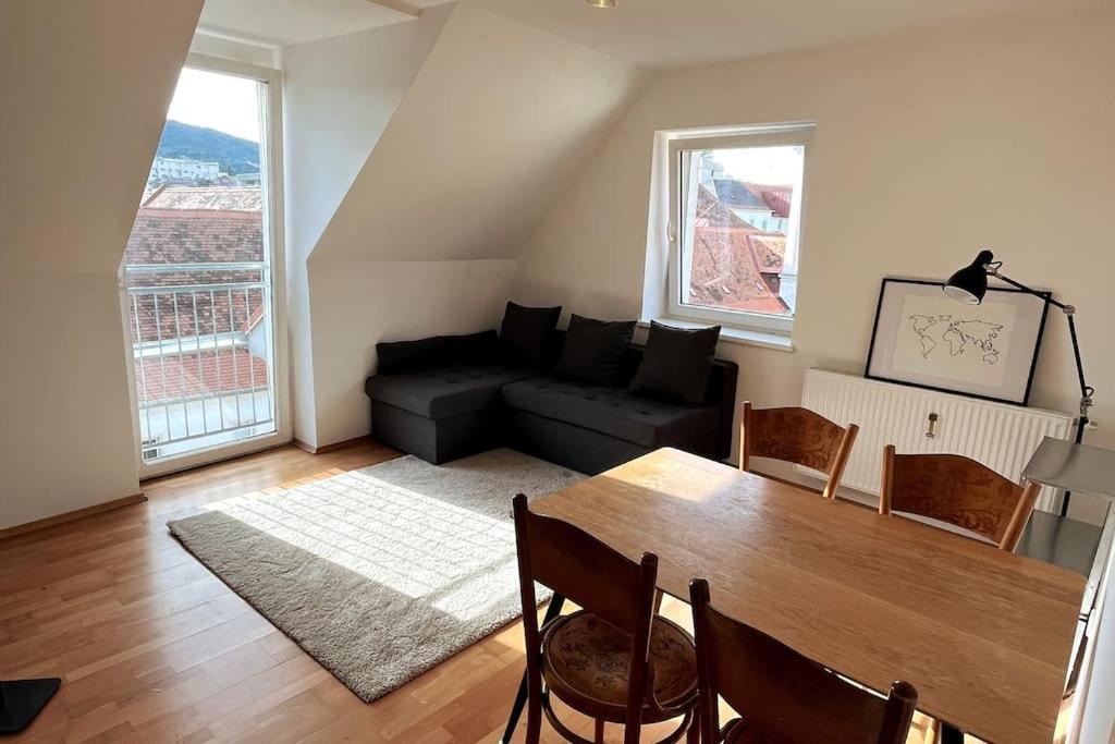 Cozy City Center Apartment Грац Екстериор снимка